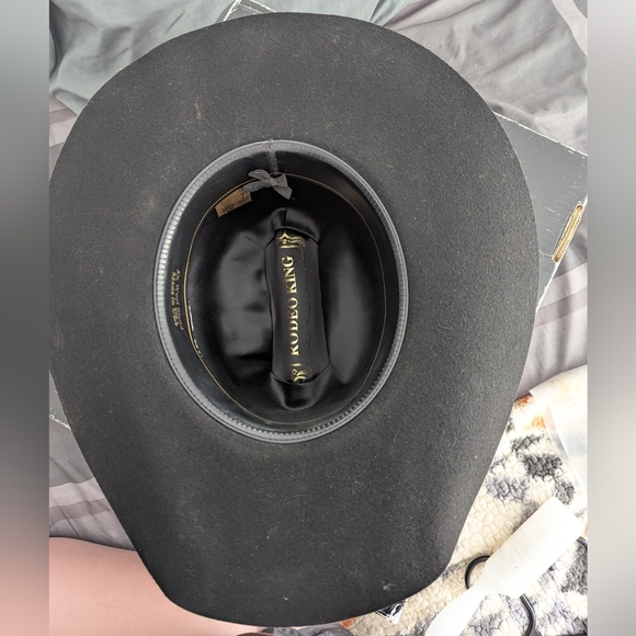 Sleek Black Western Hat - Picture 3 of 9